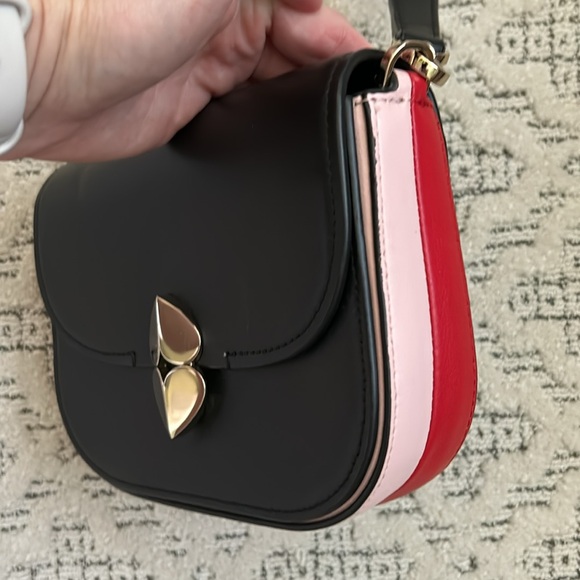 Kate Spade small purse. ♠️♥️ - Picture 2 of 6